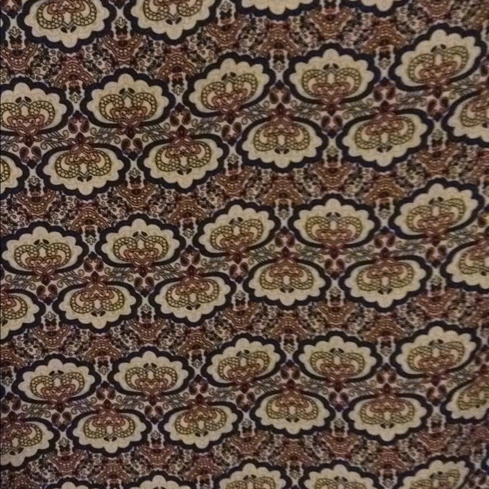 Pretty patterned blouse - Picture 2 of 4
